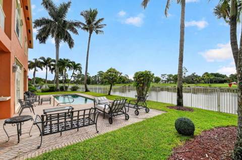 2279 Ridgewood Circle, Royal Palm Beach FL - photo 15 of 150