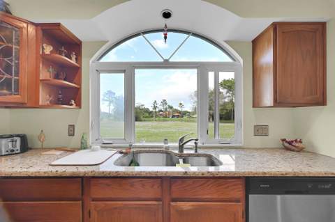 8690 Shadylake Lane, Fort Pierce FL - photo 13 of 37