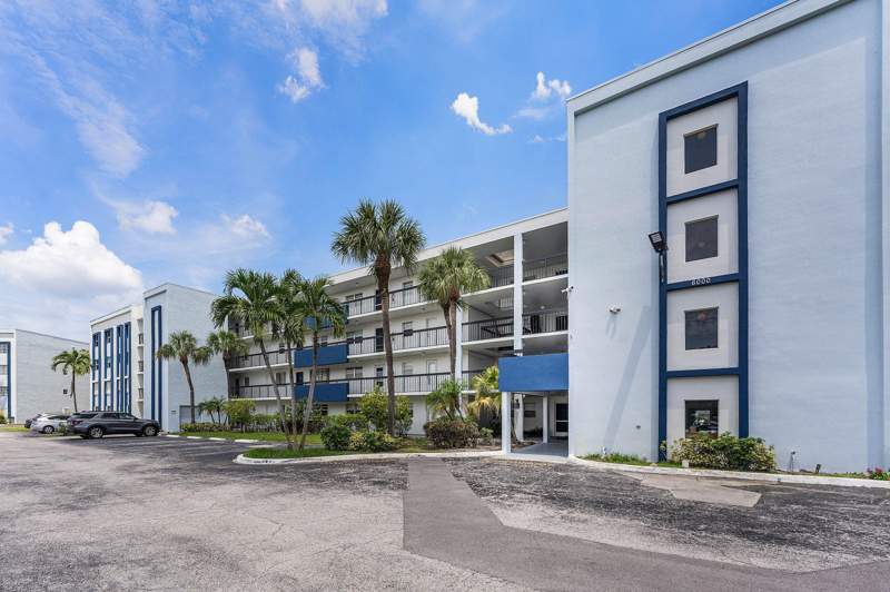 3 bedroom Condominium at 6000 NW 2nd Avenue #433, Boca Teeca Condo 8, Boca Raton — photo 2