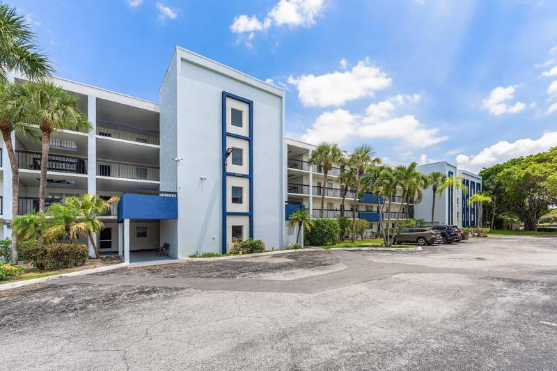 3 bedroom Condominium at 6000 NW 2nd Avenue #433, Boca Teeca Condo 8, Boca Raton — photo 3