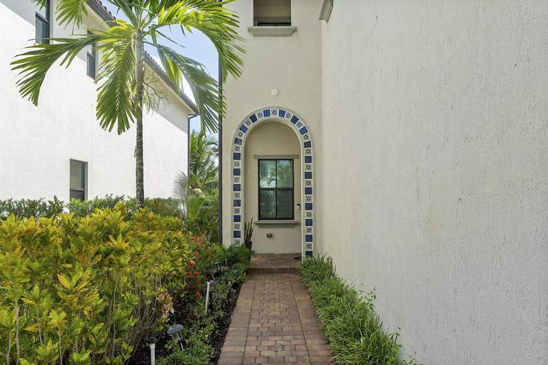 4 bedroom Single Family Residence at 11824 SW 13th Court, Raintree at Mayfair, Pembroke Pines — photo 3