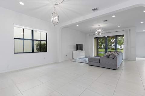 11824 SW 13th Court, Pembroke Pines FL - photo 7 of 53