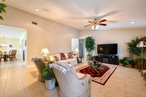 8690 Shadylake Lane, Fort Pierce FL - photo 18 of 37