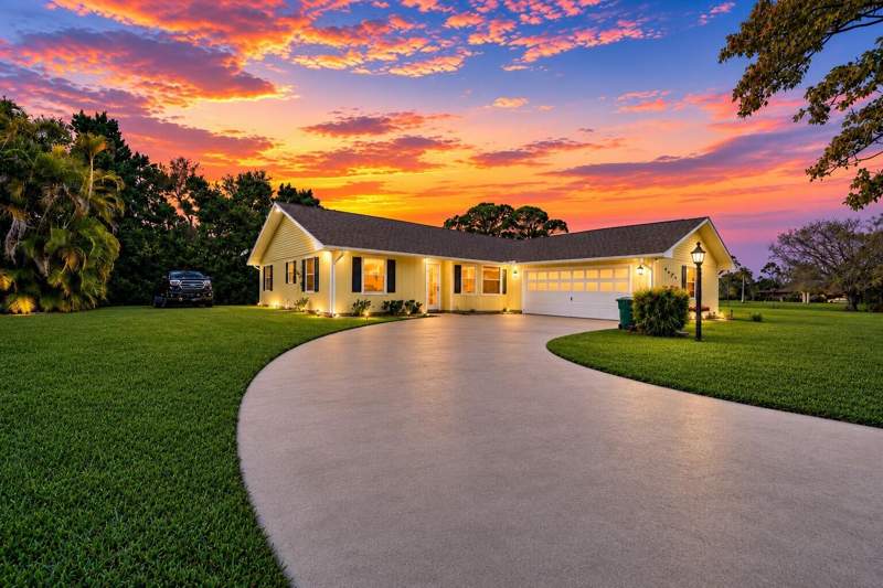 3 bedroom Single Family Residence at 8690 Shadylake Lane, Timberlake Estates, Fort Pierce — photo 2
