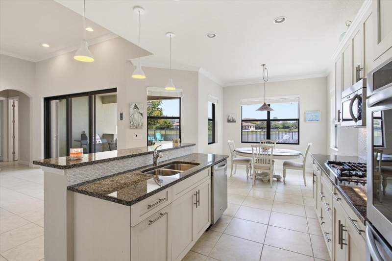 4 bedroom Single Family Residence at 11513 NW 81st Place, Heron Bay North Plat 3, Parkland — photo 4