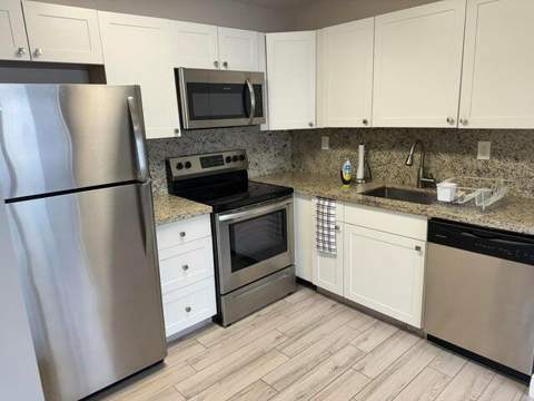 127 Flanders C #C, Delray Beach FL - photo 8 of 31