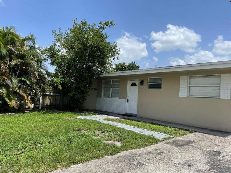 2 bedroom Single Family Residence at 6902 SW 15th Street, Springbank Park Sec 2, North Lauderdale — photo 2