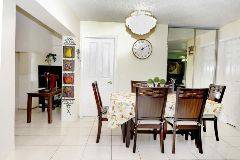 4 bedroom Single Family Residence at 3335 10th Avenue, Palm Springs Village 7, Palm Springs — photo 5