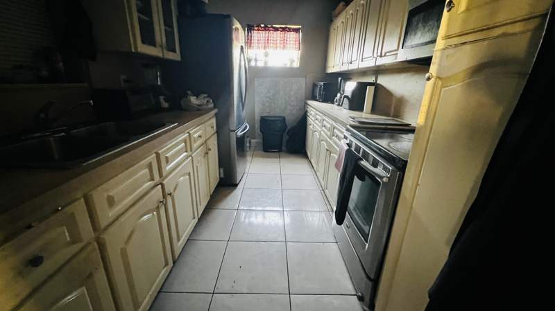 4 bedroom Single Family Residence at 1270 NW 54th Avenue, Falcon Sub No One, Lauderhill — photo 3
