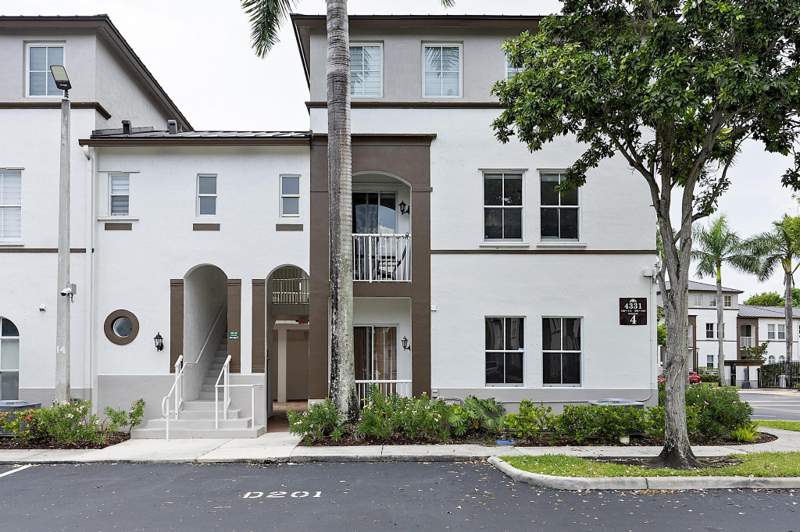 3 bedroom Condominium at 4331 SW 160th Avenue #103, Courtyards Three Condo, Miramar — photo 2