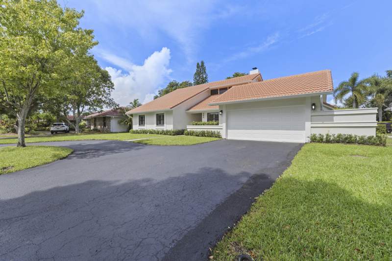 4 bedroom Single Family Residence at 546 NW 105th Drive, Cypress Glen, Coral Springs — photo 4