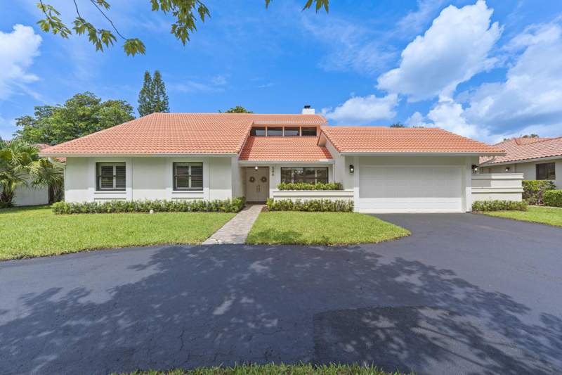 4 bedroom Single Family Residence at 546 NW 105th Drive, Cypress Glen, Coral Springs — photo 3