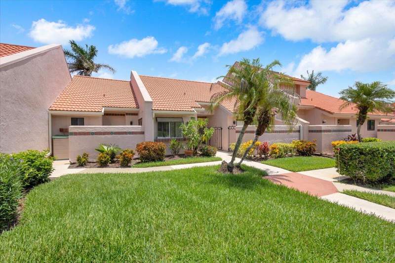 3 bedroom Villa at 3303 SE Sandpiper Circle, Villas Of Sandpiper Bay Unit 2, Port St. Lucie — photo 2