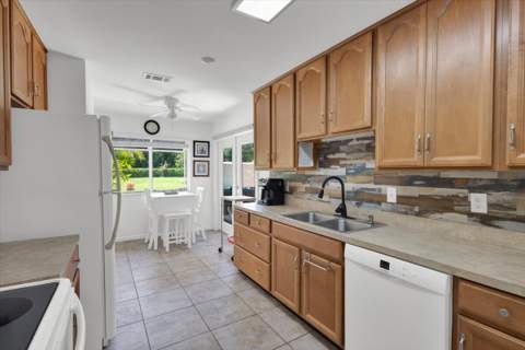 3303 SE Sandpiper Circle, Port St. Lucie FL - photo 19 of 61