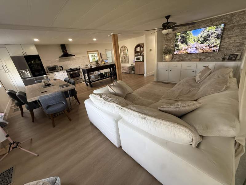 2 bedroom Mobile Home at 4393 Kings Row, Sea Meadows , Boynton Beach — photo 2
