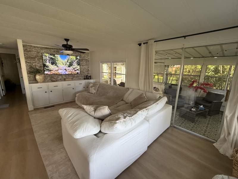 2 bedroom Mobile Home at 4393 Kings Row, Sea Meadows , Boynton Beach — photo 3