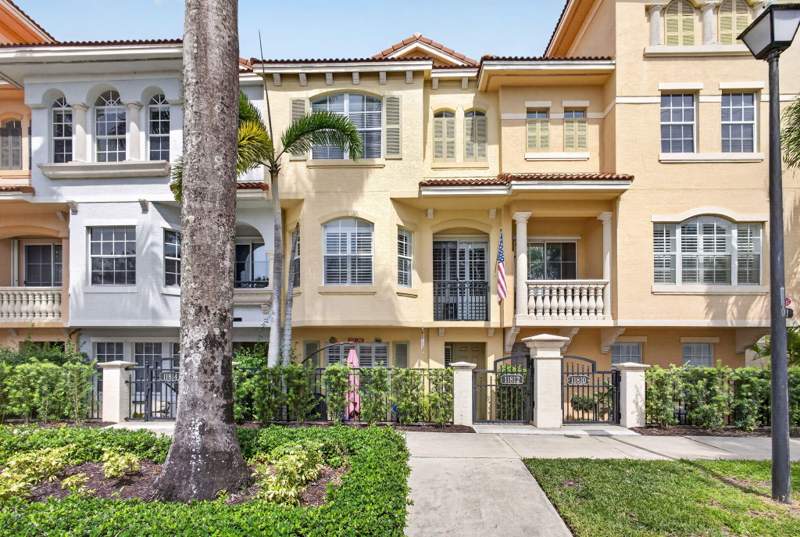 3 bedroom Townhouse at 11812 Valencia Gardens Avenue, Harbour Oaks, Palm Beach Gardens — photo 2