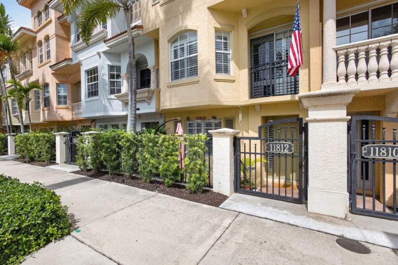 3 bedroom Townhouse at 11812 Valencia Gardens Avenue, Harbour Oaks, Palm Beach Gardens — photo 3
