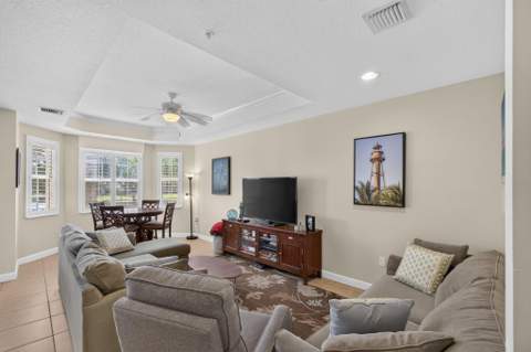 11812 Valencia Gardens Avenue, Palm Beach Gardens FL - photo 21 of 102