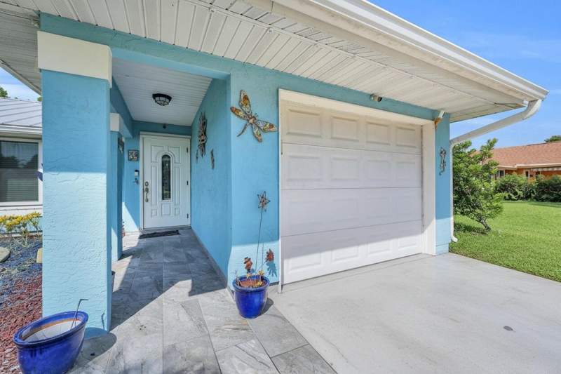 3 bedroom Single Family Residence at 2060 SE Rainier Road, Port St Lucie, Port St. Lucie — photo 3