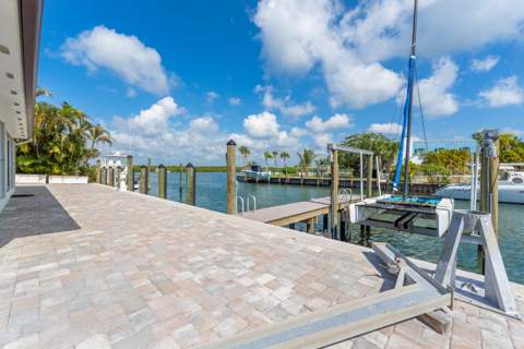 272 Bermuda Beach Drive, Hutchinson Island FL - photo 7 of 35