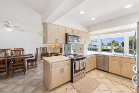 272 Bermuda Beach Drive, Hutchinson Island FL - photo 13 of 35