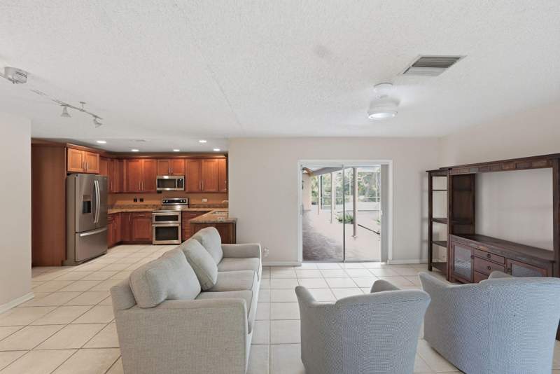 3 bedroom Single Family Residence at 601 NW 71st Avenue, Plantations Secluded Gardens, Plantation — photo 3
