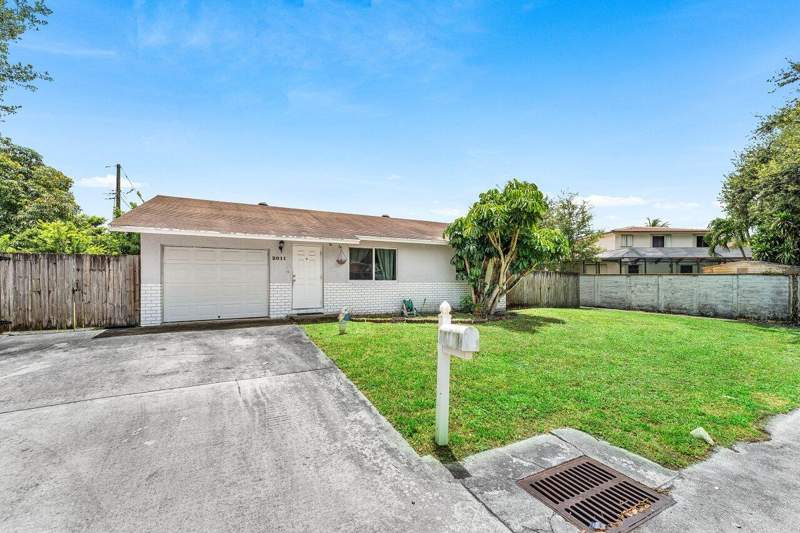 2 bedroom Single Family Residence at 2011 SW 99th Terrace, Everglades Sugar & Land Co, Miramar — photo 2