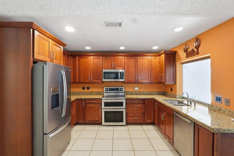 3 bedroom Single Family Residence at 601 NW 71st Avenue, Plantations Secluded Gardens, Plantation — photo 4