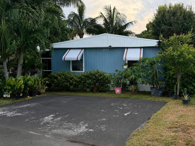 3 bedroom Mobile Home at 2207 NW 14th Avenue #lot 528, Sand and Sea , Boynton Beach — photo 2