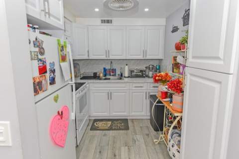 314 Chatham P, West Palm Beach FL - photo 6 of 30