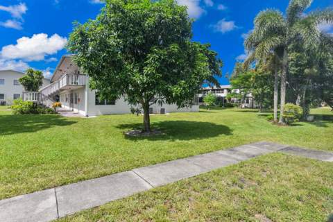 314 Chatham P, West Palm Beach FL - photo 18 of 30