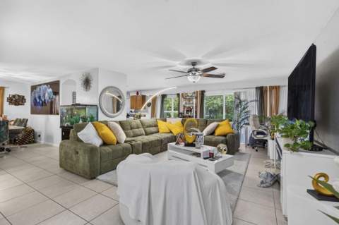 6021 Adriatic Way, West Palm Beach FL - photo 11 of 51