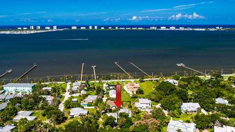 13607 S Indian River Drive, Jensen Beach FL - photo 7 of 49