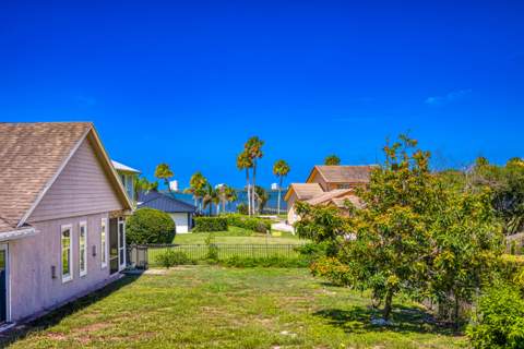 13607 S Indian River Drive, Jensen Beach FL - photo 15 of 49