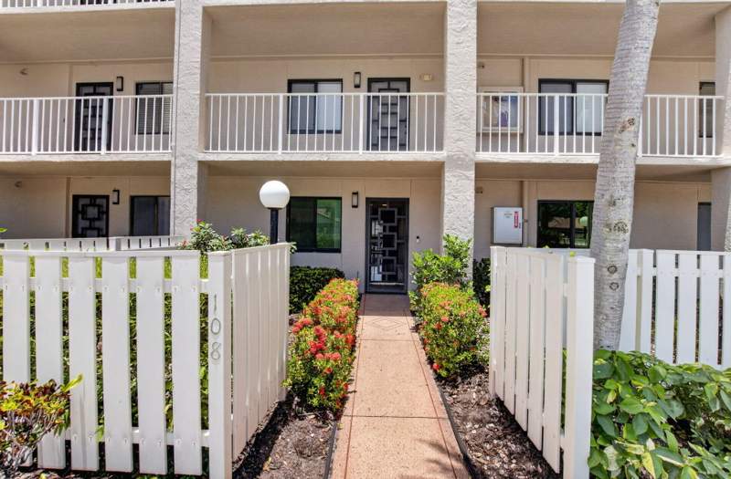 2 bedroom Condominium at 6241 Pointe Regal Circle #108, Huntington Pointe, Delray Beach — photo 2