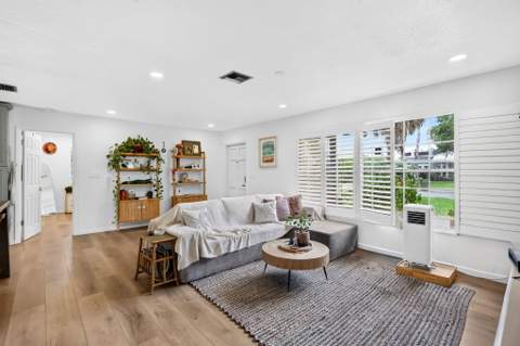 902 SE Ocean Avenue, Stuart FL - photo 10 of 48