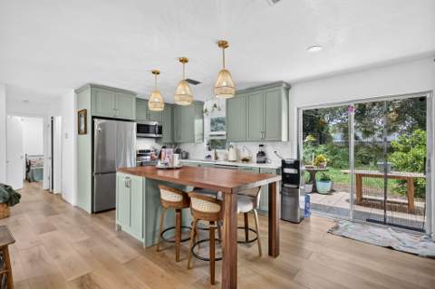 902 SE Ocean Avenue, Stuart FL - photo 16 of 48