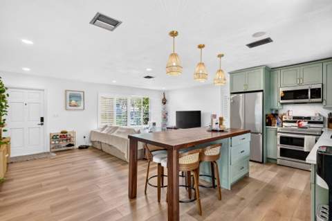 902 SE Ocean Avenue, Stuart FL - photo 19 of 48