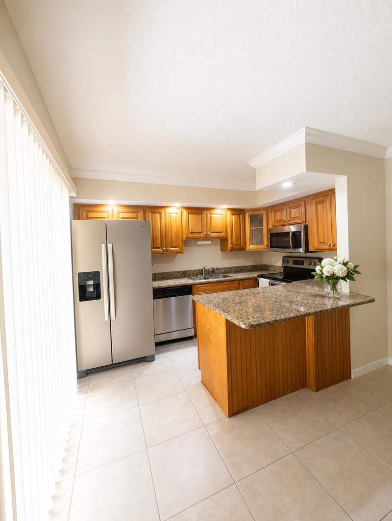 2 bedroom Townhouse at 234 Lake Arbor Drive, Lakewood of Palm Springs, Palm Springs — photo 4