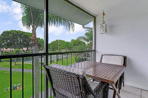 1112 Green Pine Boulevard #G3, West Palm Beach FL - photo 9 of 33