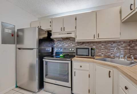 1112 Green Pine Boulevard #G3, West Palm Beach FL - photo 15 of 33