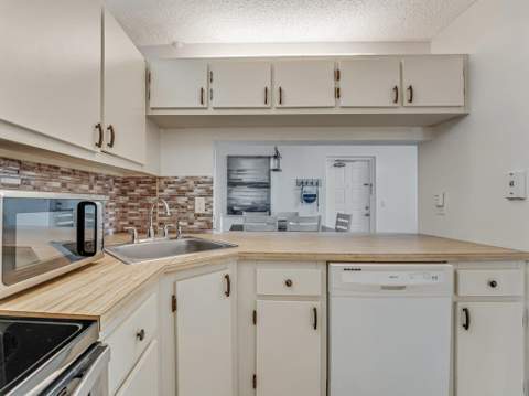 1112 Green Pine Boulevard #G3, West Palm Beach FL - photo 16 of 33