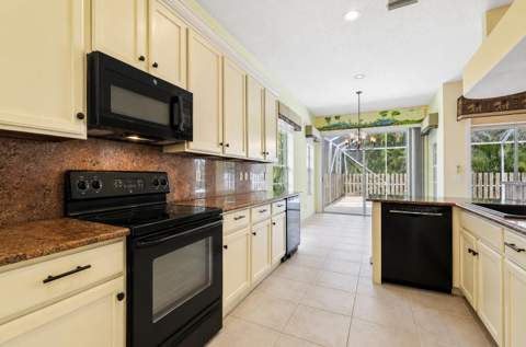 3709 NW Royal Oak Drive, Jensen Beach FL - photo 10 of 31