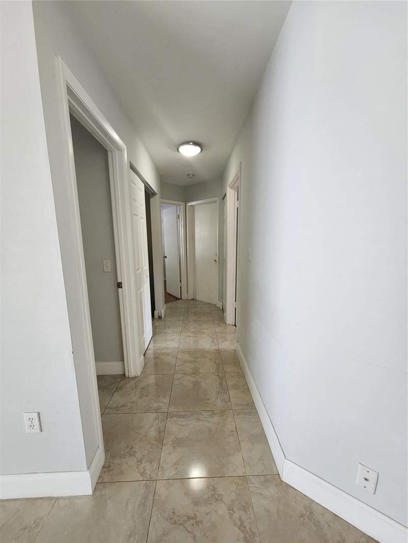 3 bedroom Single Family Residence at 13955 Langley Place, Replat Of Tr H Of, Davie — photo 5