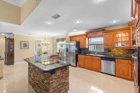 8663 NW 50th Drive, Coral Springs FL - photo 11 of 42
