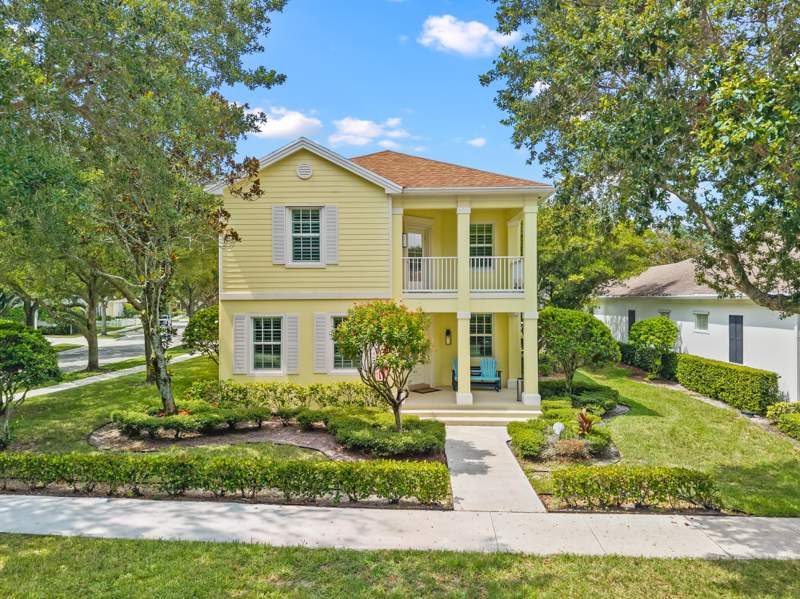 3 bedroom Single Family Residence at 142 Newcastle Drive, Cambridge At Abacoa, Jupiter — photo 2