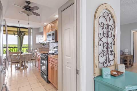 5279 S Fountains Drive #703, Lake Worth FL - photo 18 of 48