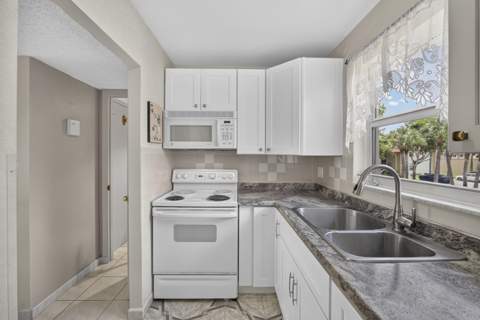 355 Lake Frances Drive, West Palm Beach FL - photo 20 of 44