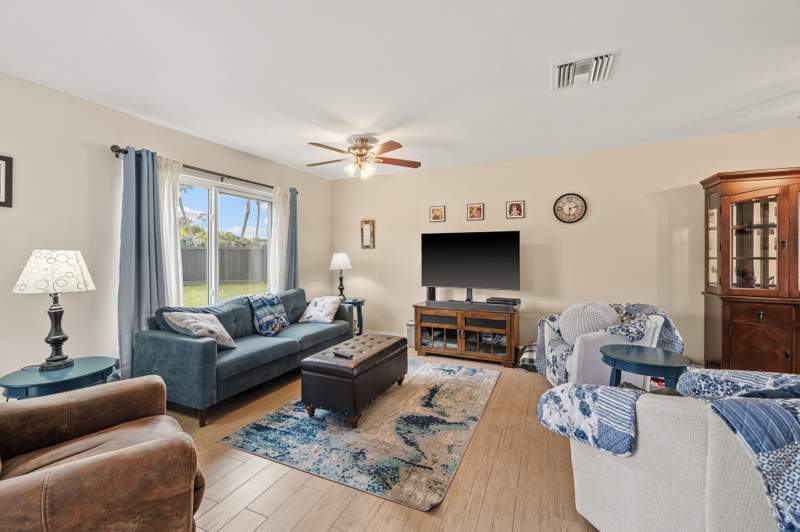 2 bedroom Single Family Residence at 119 Lakeside Circle, Jupiter Village, Jupiter — photo 4